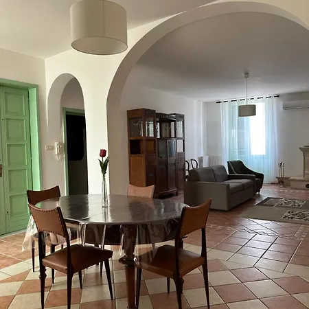 Palazzo Dei Pavoni 布林迪西