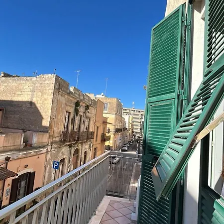 Palazzo Dei Pavoni 布林迪西