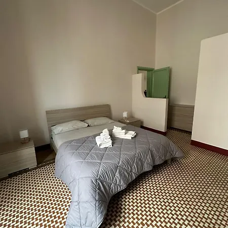 Palazzo Dei Pavoni Brindisi